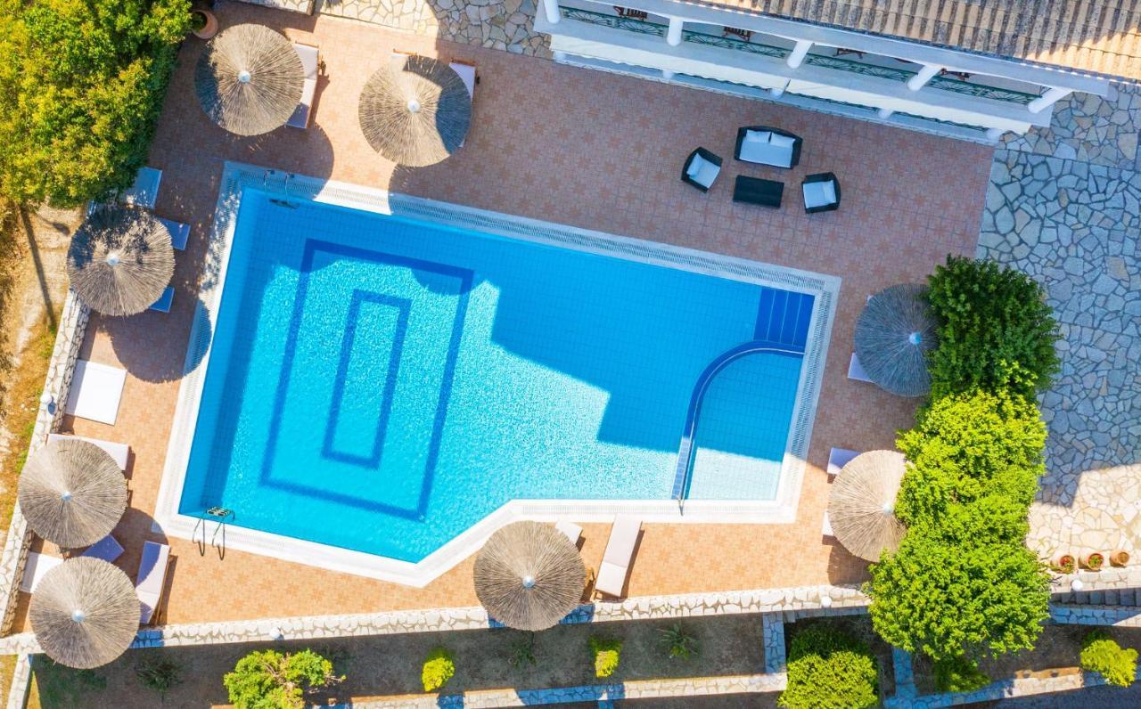 Niver Luxury Suites Lefkada City Ngoại thất bức ảnh
